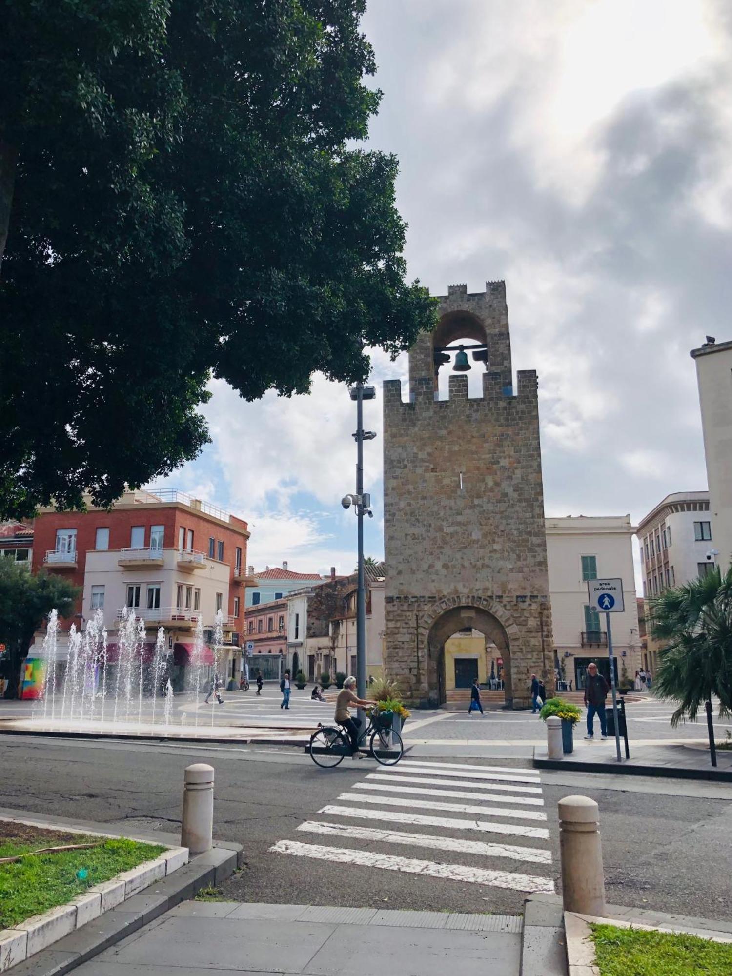 Casa Tirso Apartment Oristano Bagian luar foto